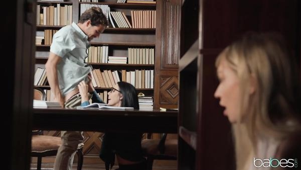 karisini lezbiyen anne kizini sikiyor sex izle